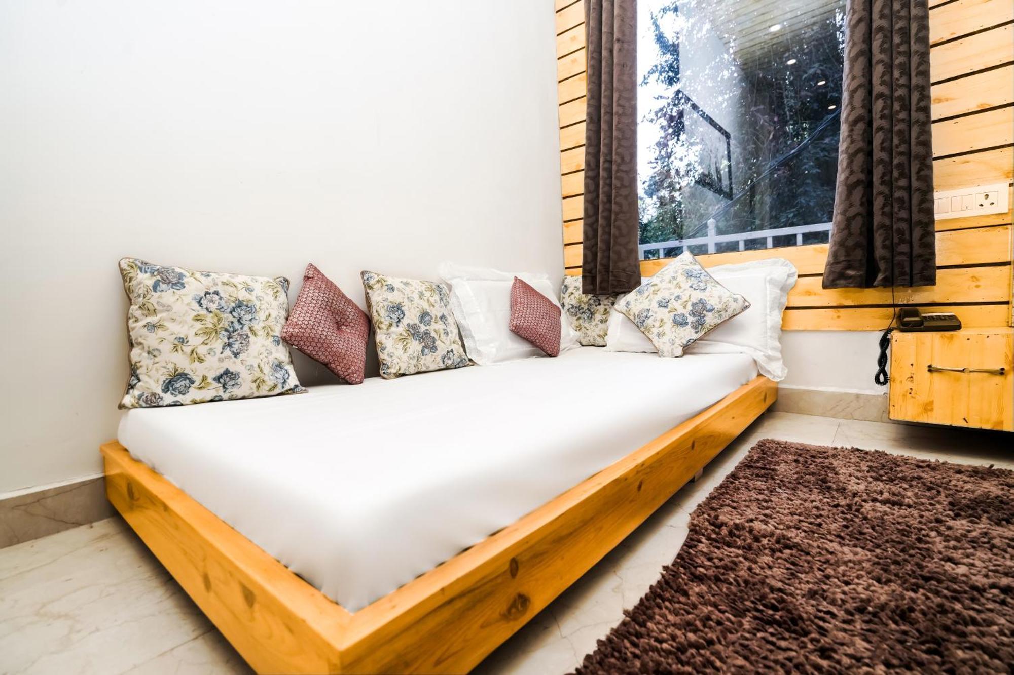 The Bunksters Mcleodganj, Dharmkot Hostel McLeod Gandzs Kültér fotó